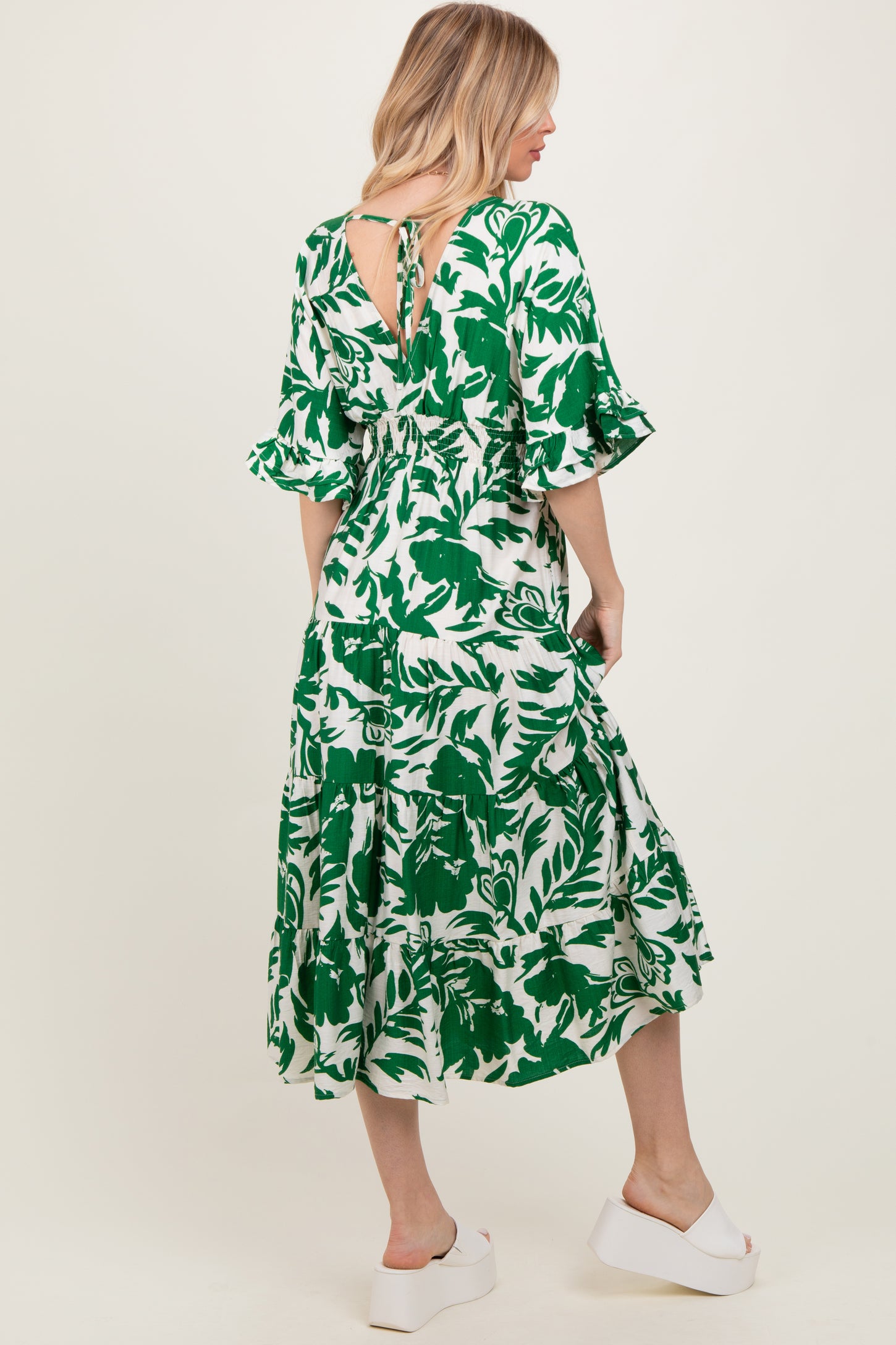 green floral tiered midi dress Urban Darling Green Floral Tiered Midi Dress Large