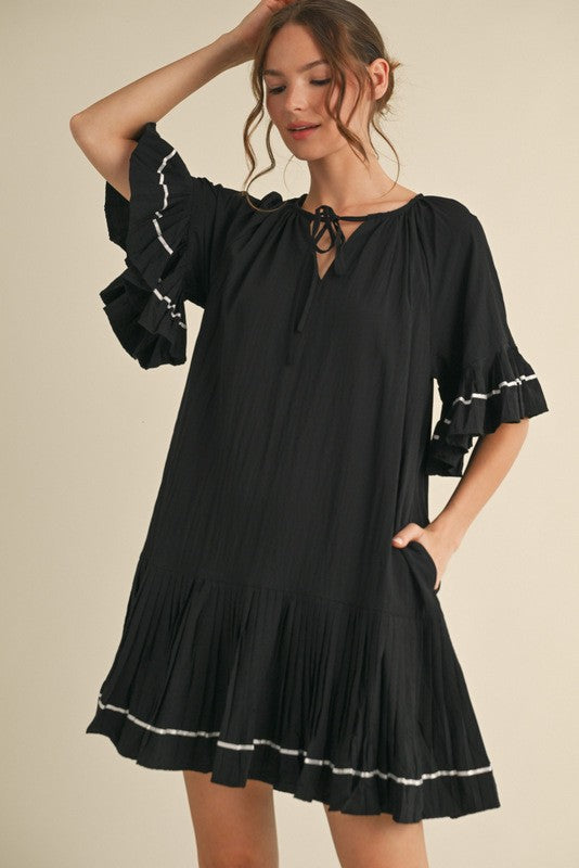 Black Solid Short Sleeve Pocketed Maternity Dress