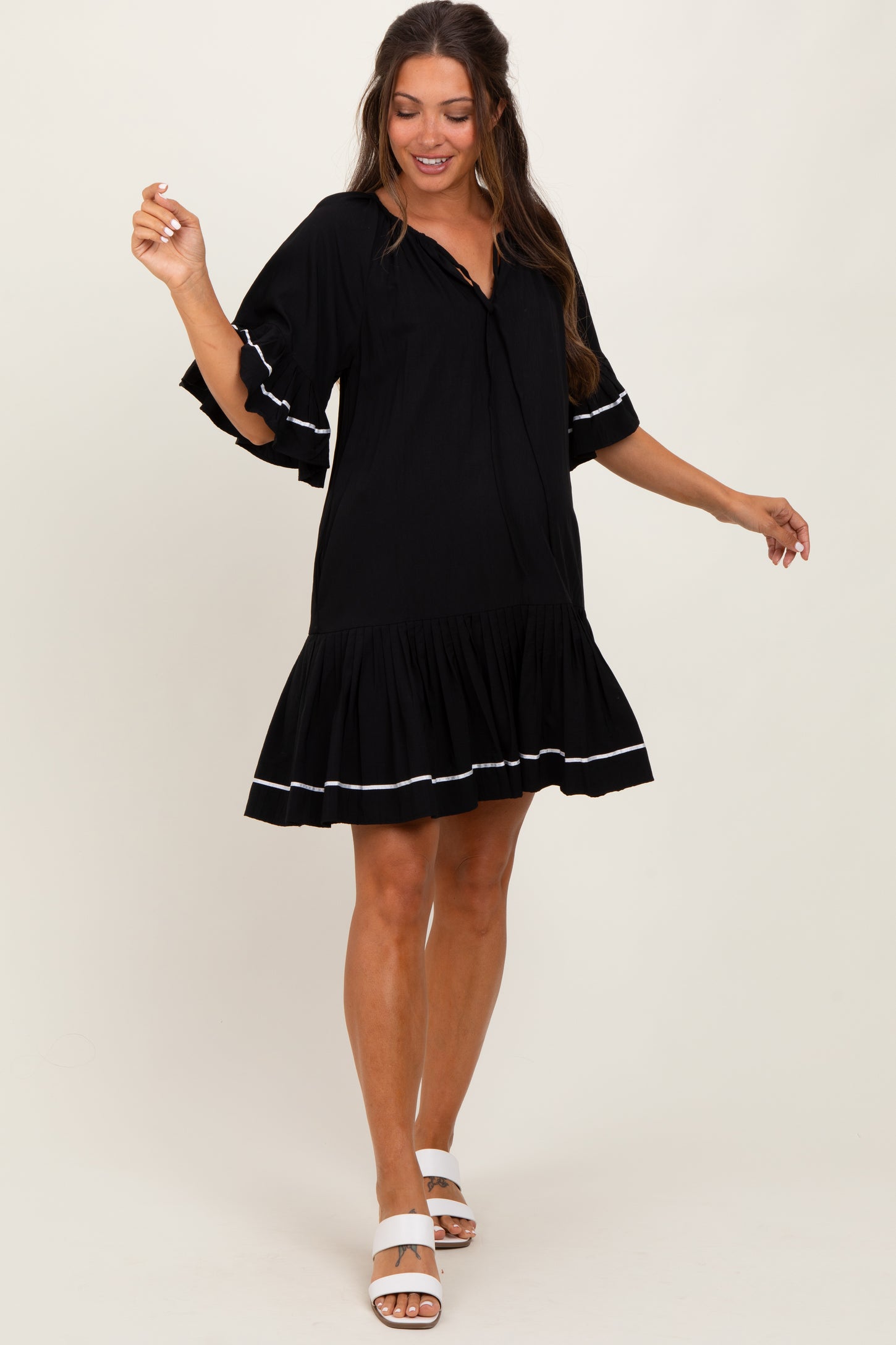 Black Solid Short Sleeve Pocketed Maternity Dress