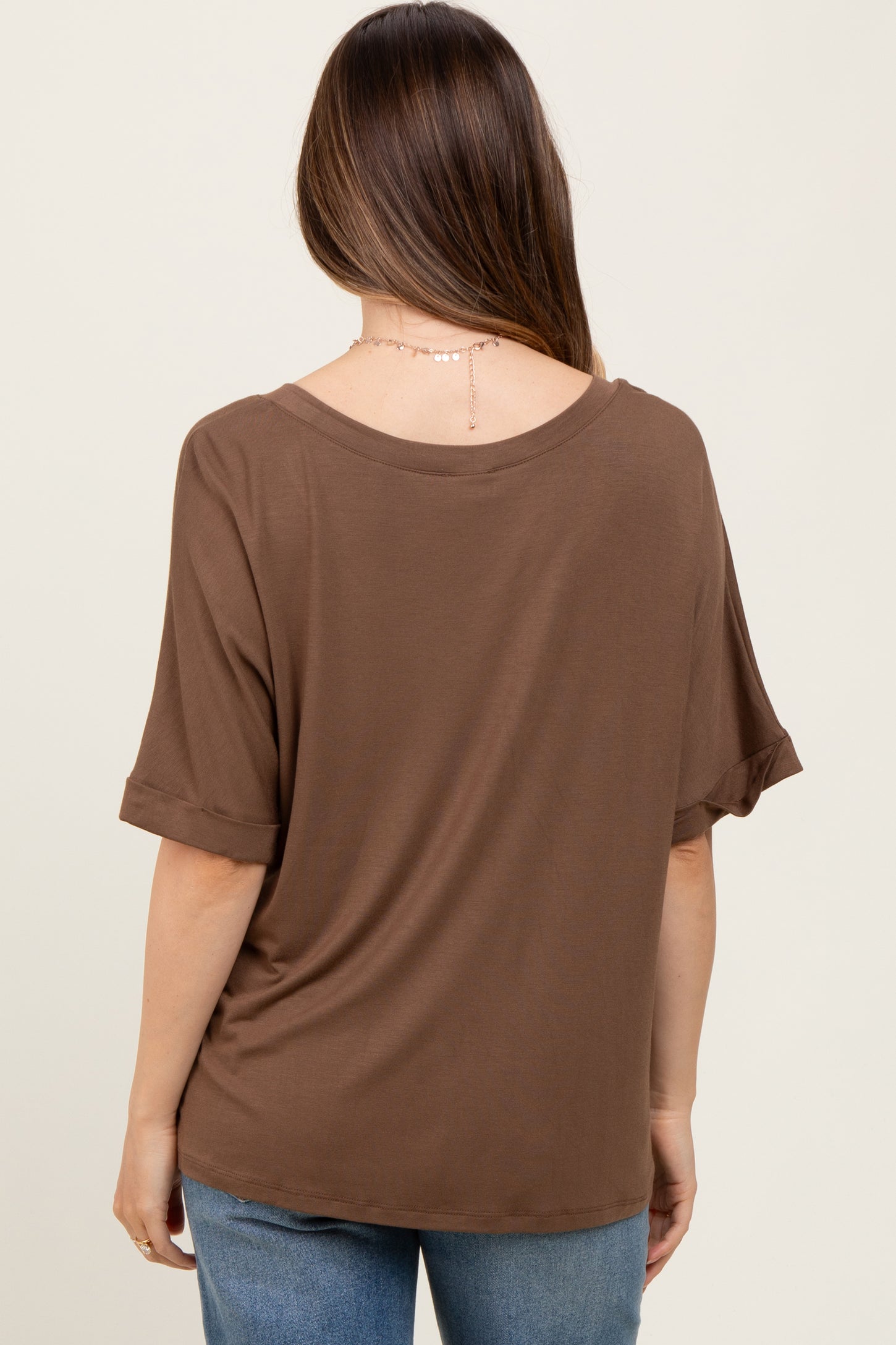 Mocha Oversized V-Neck Front Pocket Maternity T-Shirt