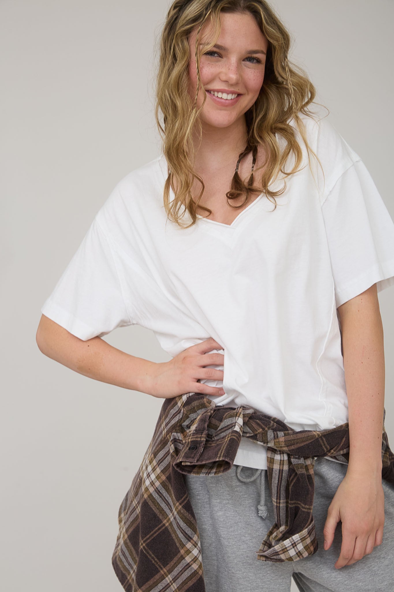 White Raw Edge V-Neck Short Sleeve T-Shirt