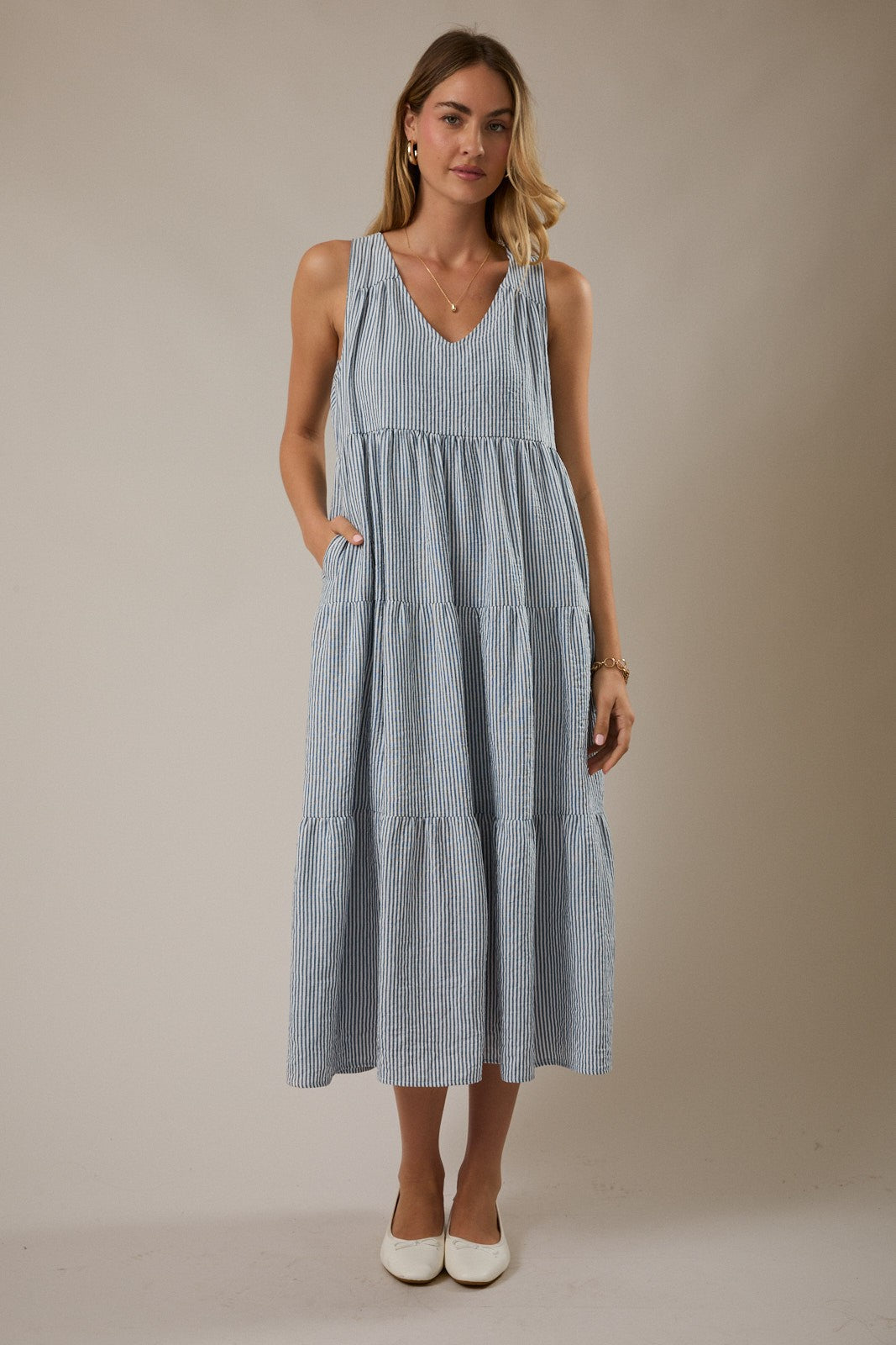 dresses guest wedding Ever-Pretty Charming Sleeveless V-Neck Semi Formal Dress with Floral Applique Occasion Dress main image 1