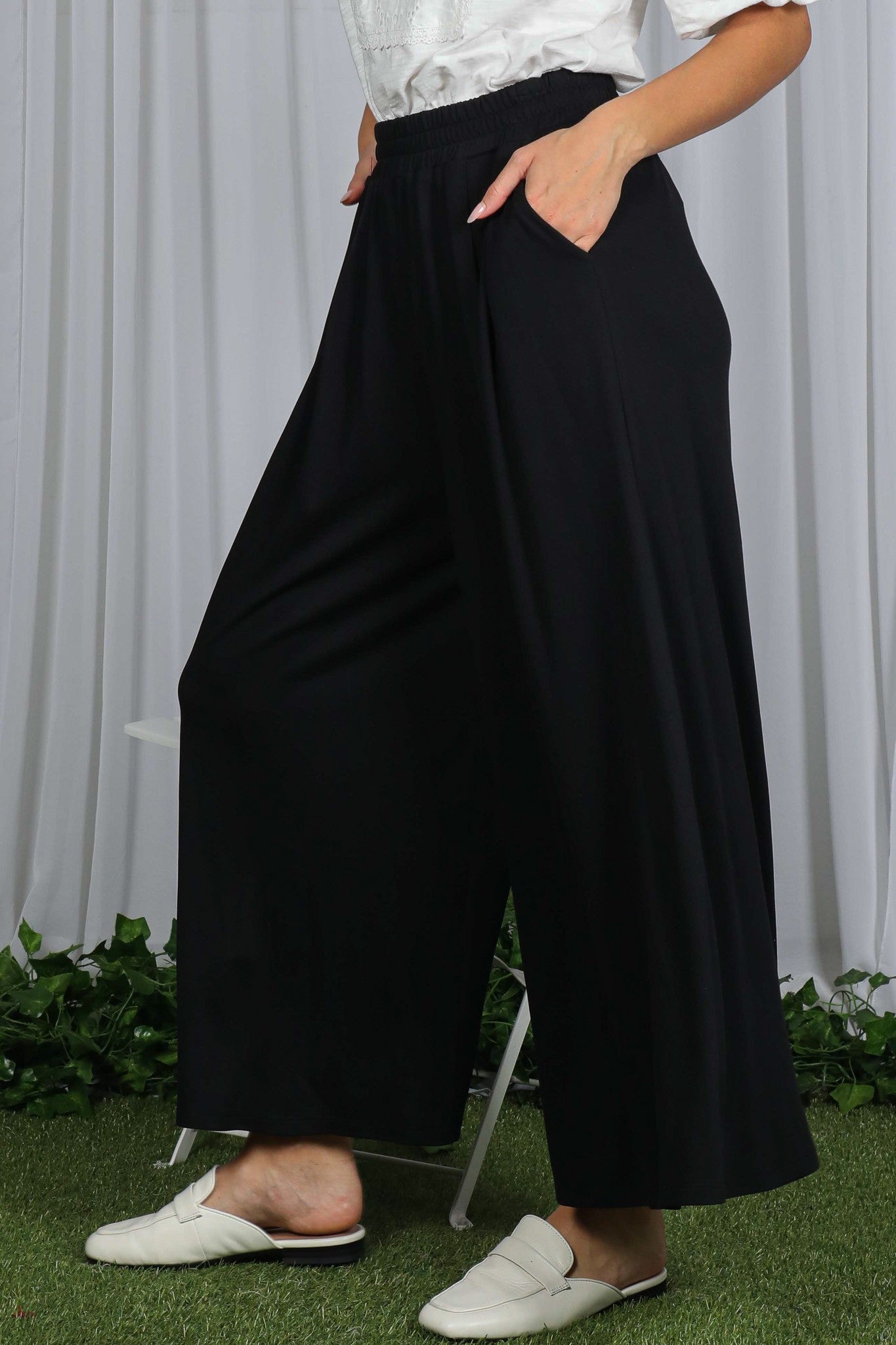 Black Cropped Wide Leg Pants