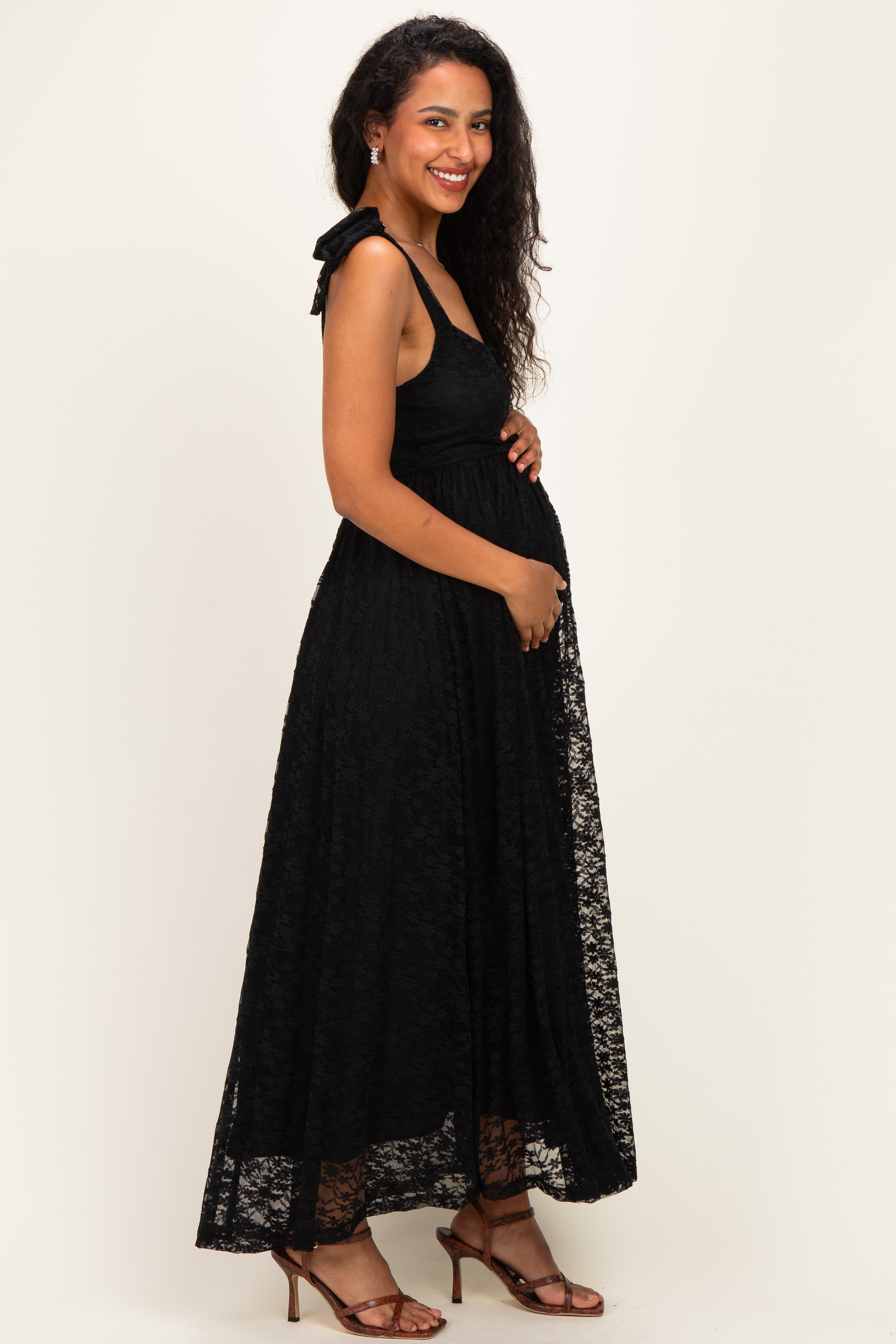 black maternity lace dress Sleeveless Maxi Winter Wonderland Long Sleeve Size:Extra Large - Petite 2/20/2026 The lined bodice and