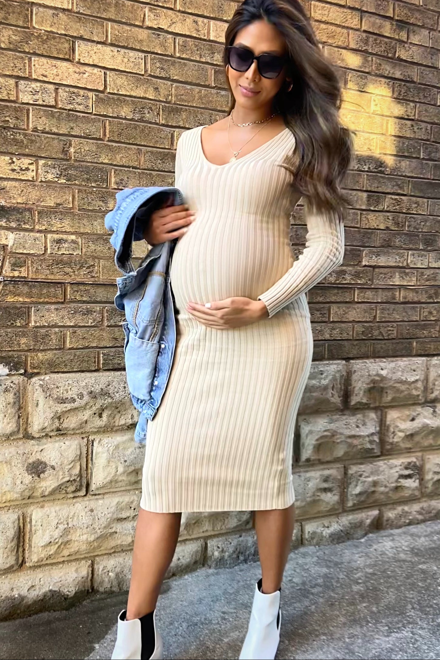 PinkBlush Taupe V-Neck Long Sleeve Fitted Maternity Maxi Dress Medium PinkBlush Taupe V-Neck Long Sleeve Fitted Maternity Maxi Dress Medium