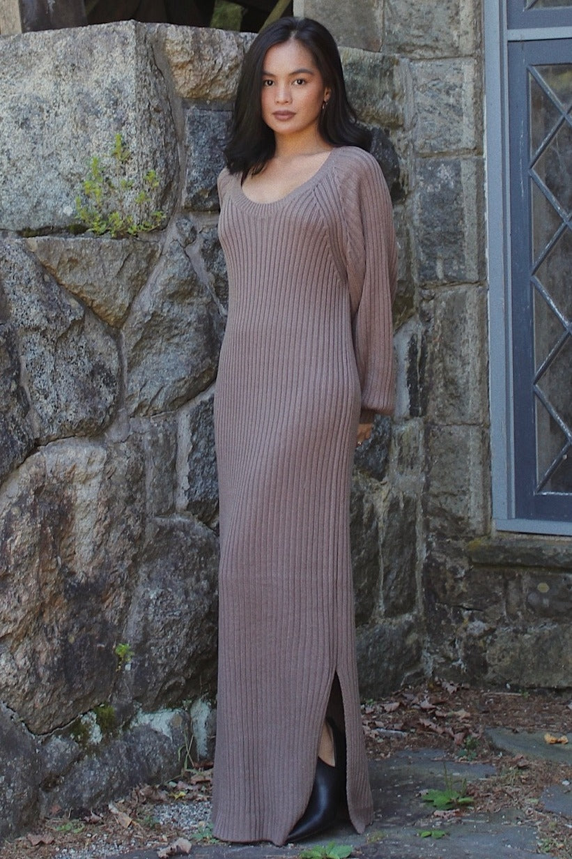 long sleeve sweater maxi dress Taupe Side Slit 5,741 Kate Middleton Blue Collection:Mesmerise this dress is great Material:36.1% Viscose 33.5% Lyocell 24.3% Nylon 6.1% Linen