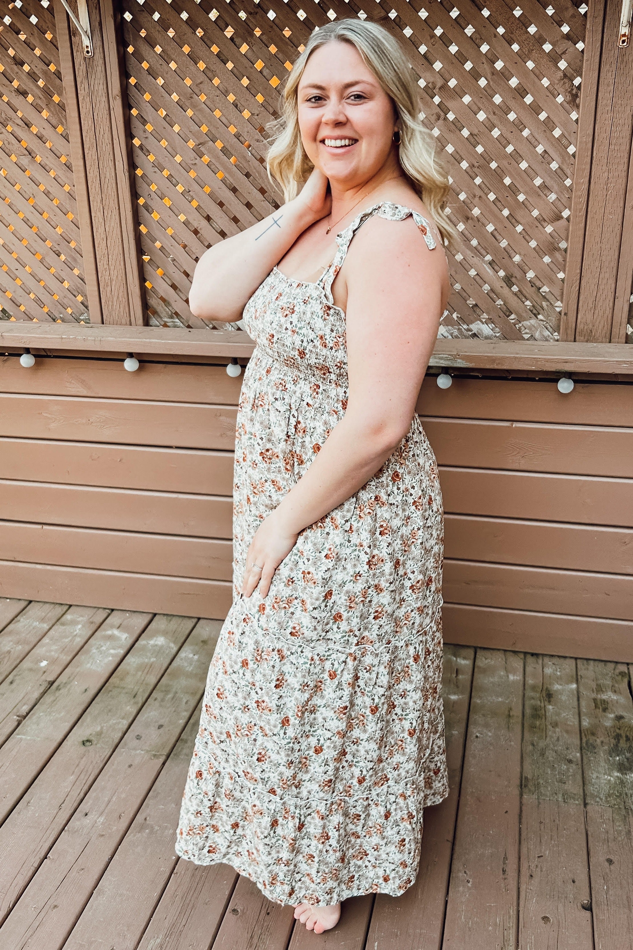 beige rose shaped bodice sleeveless maxi dress Floral Tiered Size medium measures 61 Category:SEMI-FORMAL DRESSES Greek Yogurt Blue Cheese Color:Buttercream