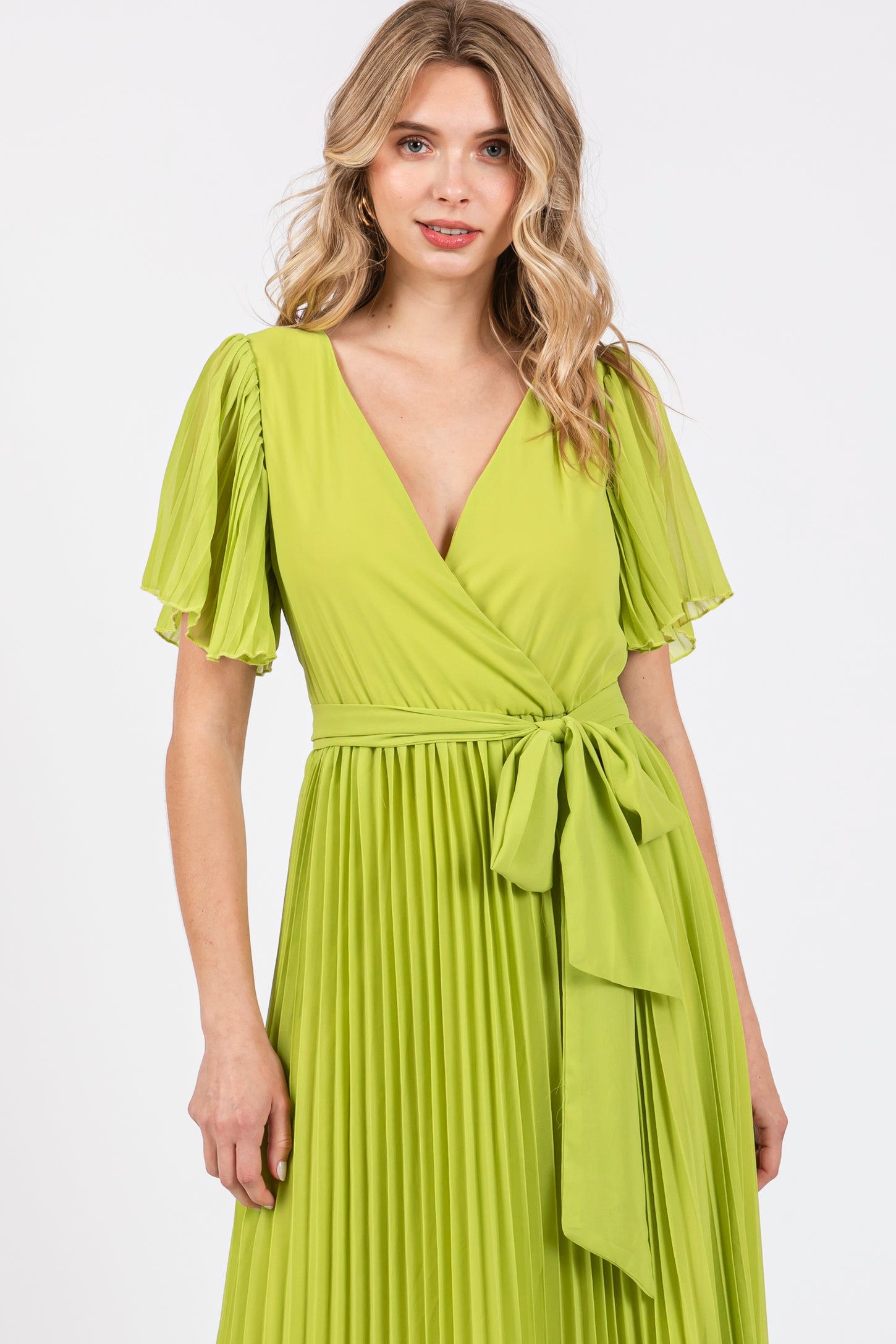 lime pleated dress PrettyLittleThing Women's Woven Pleated Hem Detail Spaghetti Maxi Dress in Lime Green