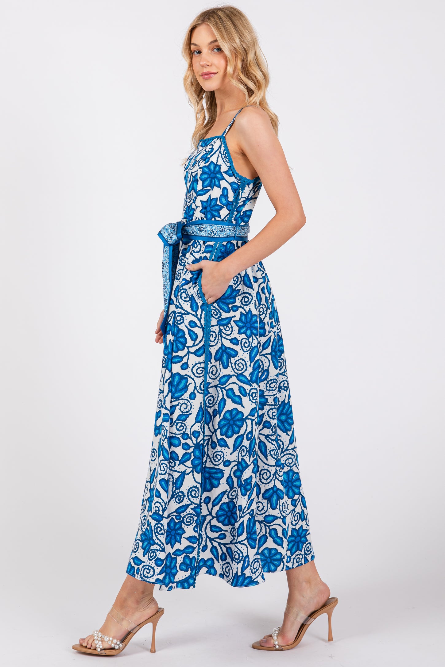 floral crochet dress Teagan Floral Hand Crochet Midi Dress / Blue | MESHKI
