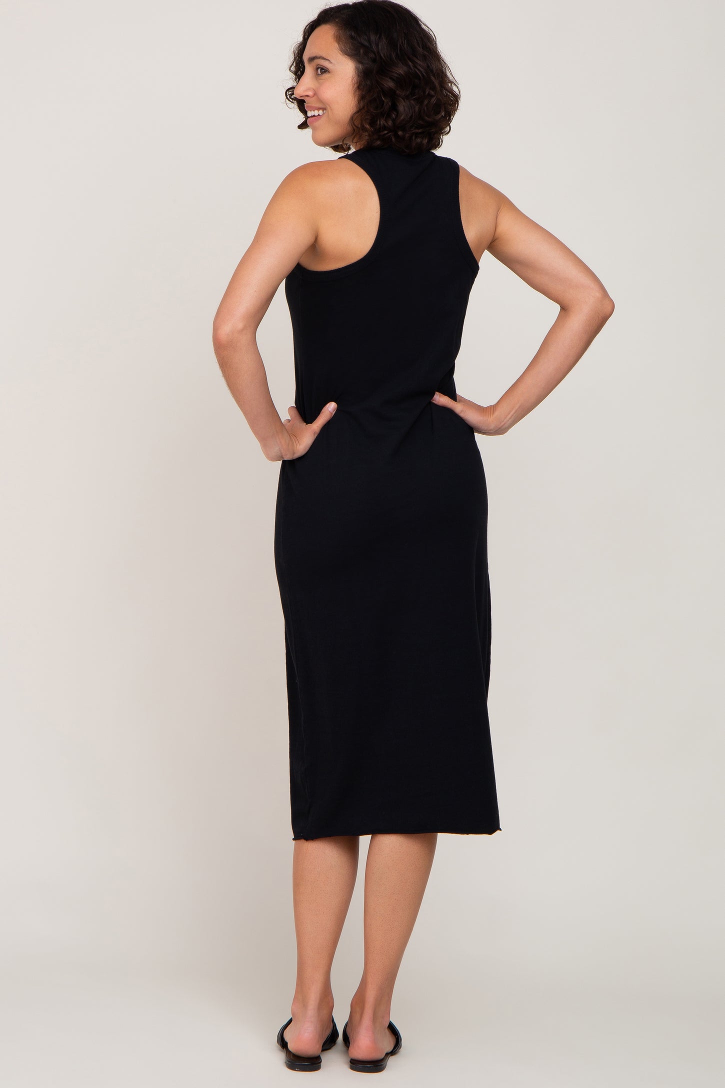 Black Sleeveless Basic Midi Dress