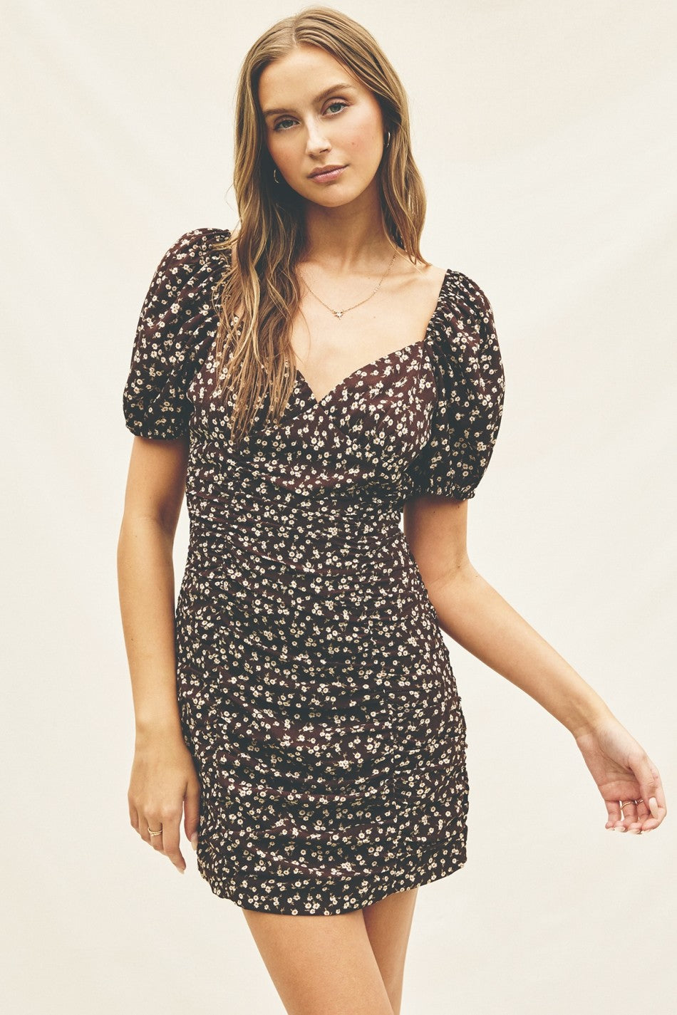 Brown Floral Puff Sleeve Ruched Mini Dress Medium Brown Floral Puff Sleeve Ruched Mini Dress Medium